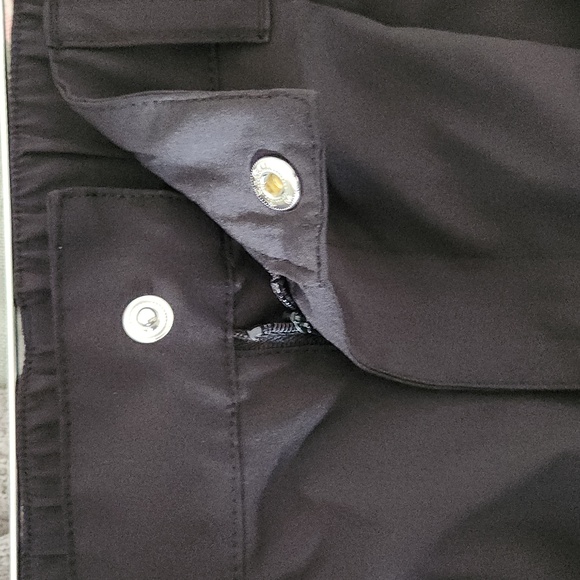 GapFit To Go Cargo Parachute Pant - Picture 7 of 8